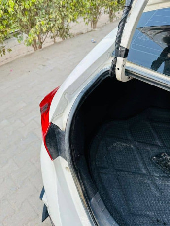 toyota-corolla-xli-2017-big-10