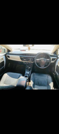 toyota-corolla-gli-2016-model-big-12