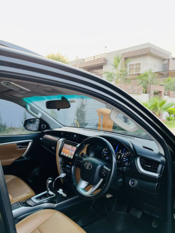 toyota-fortuner-27-big-5