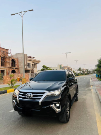 toyota-fortuner-27-big-0