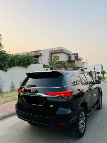 toyota-fortuner-27-big-1