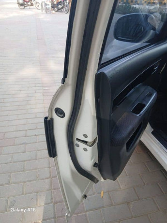 suzuki-swift-2012-big-11