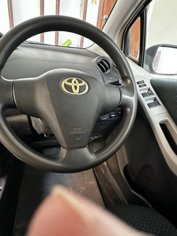 toyota-vitz-2006-model-import-2009-big-2