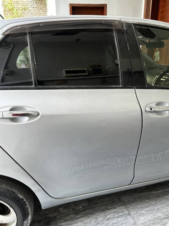toyota-vitz-2006-model-import-2009-big-4