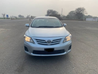 toyota-corolla-gli-2013