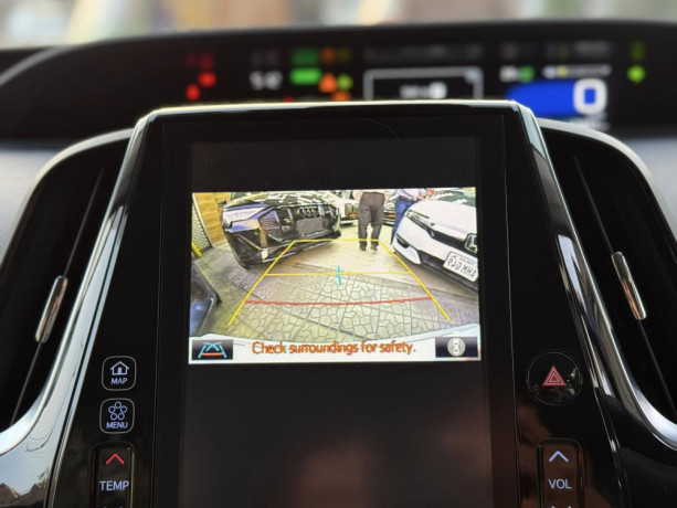 toyota-prius-a-phv-navigation-package-big-8