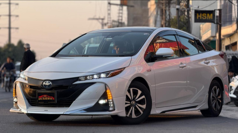 toyota-prius-a-phv-navigation-package-big-1