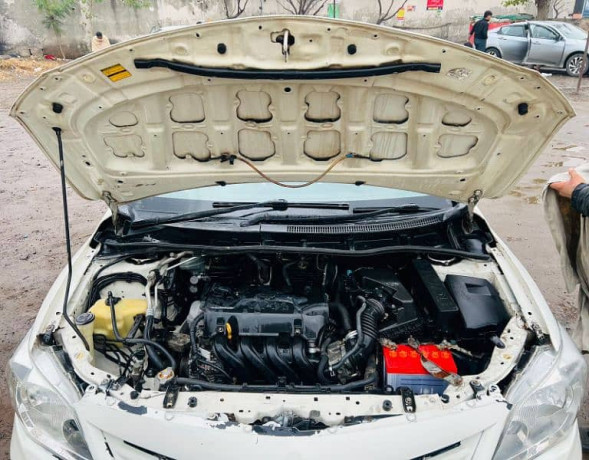 toyota-corolla-xli-2014-big-6