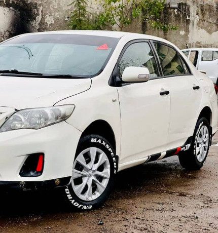 toyota-corolla-xli-2014-big-8