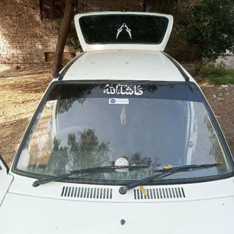 suzuki-mehran-2012-big-9