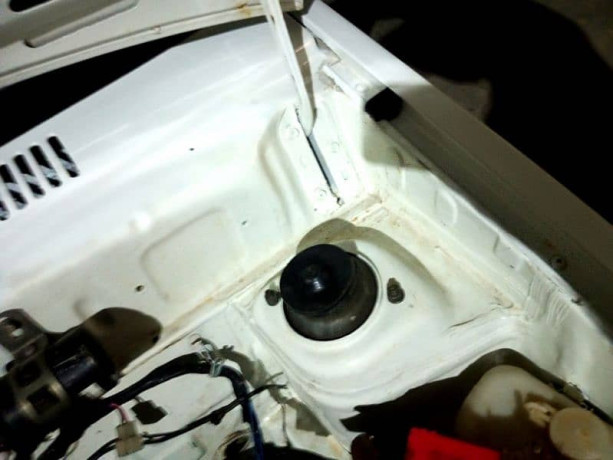 suzuki-mehran-2012-big-13