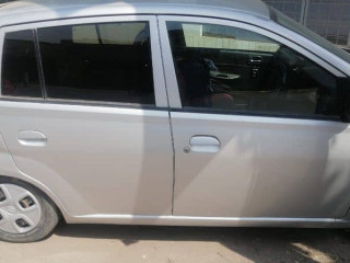 daihatsu-mira-2005