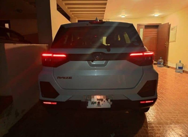 toyota-raize-xs-2020-registered-2022-big-6