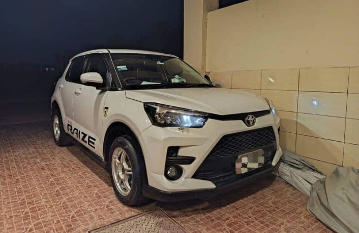 toyota-raize-xs-2020-registered-2022-big-5