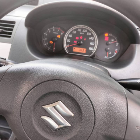 suzuki-swift-2012-big-2