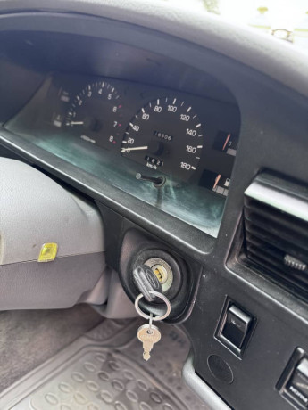 toyota-hilux-surf-30-petrol-v6-big-7