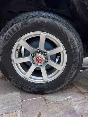 toyota-hilux-surf-30-petrol-v6-big-14