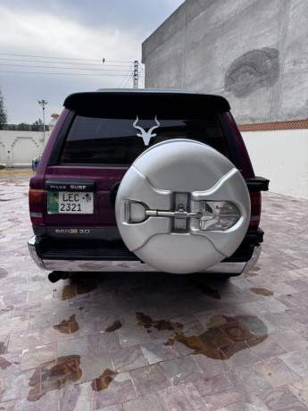 toyota-hilux-surf-30-petrol-v6-big-1