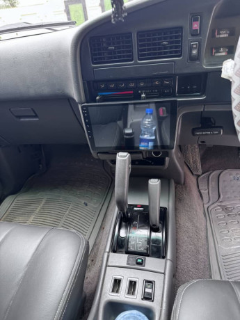 toyota-hilux-surf-30-petrol-v6-big-6