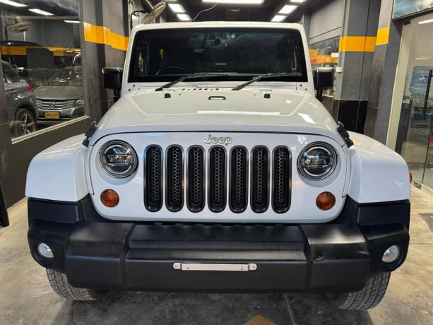 jeep-wrangler-2012-big-0