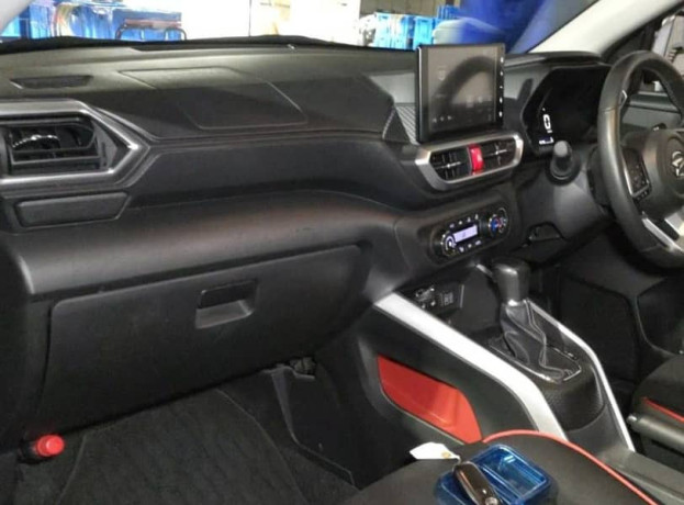 daihatsu-rocky-10-r-tc-2019-2025-import-big-19