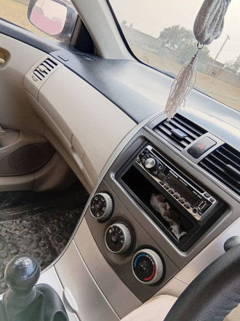 toyota-corolla-xli-2013-big-15