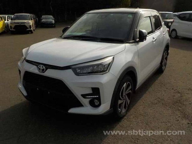 toyota-raize-2020-z-pearl-white-360-camera-4-grade-big-6