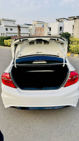 honda-civic-2015-big-9