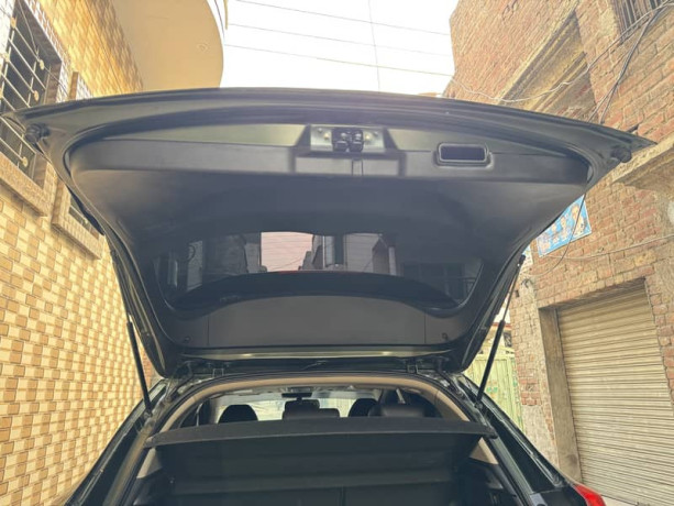 honda-vezel-2014-big-12