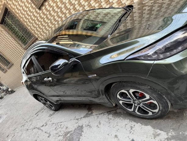 honda-vezel-2014-big-7