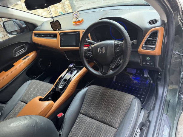 honda-vezel-2014-big-16