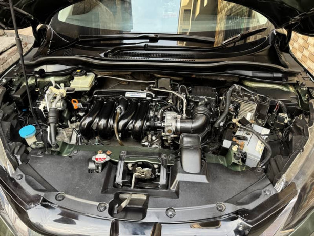 honda-vezel-2014-big-8