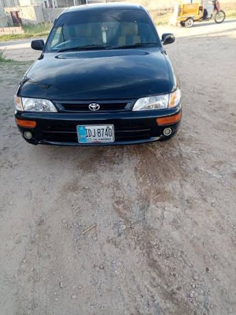 toyota-corolla-xe-2000-big-8