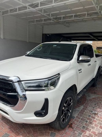 toyota-hilux-revo-v-big-3