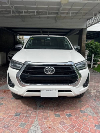 toyota-hilux-revo-v-big-2