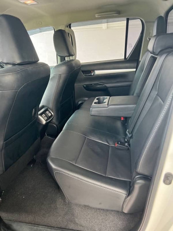 toyota-hilux-revo-v-big-4
