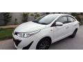 toyota-yaris-sedan-ativ-x-cvt-15-2022-small-3