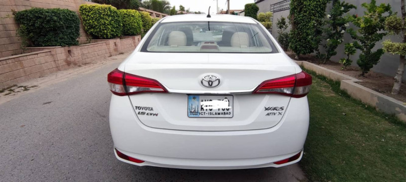 toyota-yaris-sedan-ativ-x-cvt-15-2022-big-1
