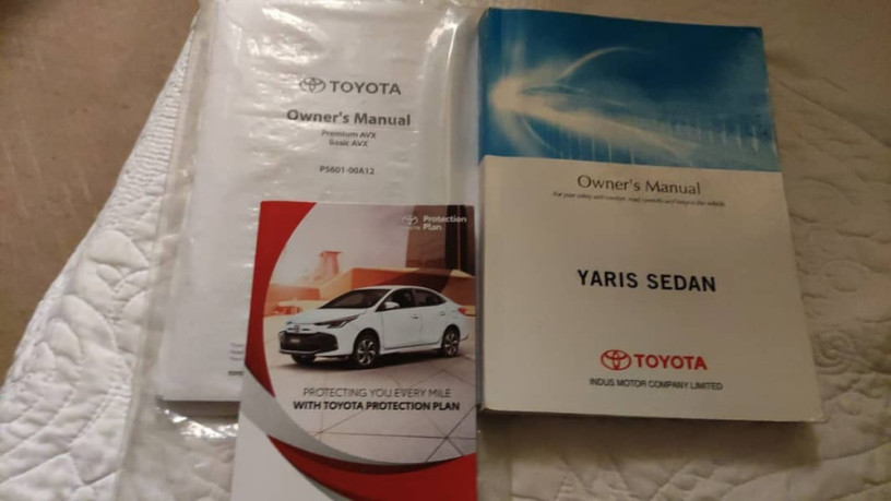 toyota-yaris-sedan-ativ-x-cvt-15-2022-big-8
