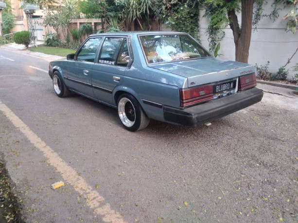 toyota-corona-1983-big-6