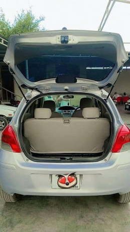 toyota-vitz-2010-big-8