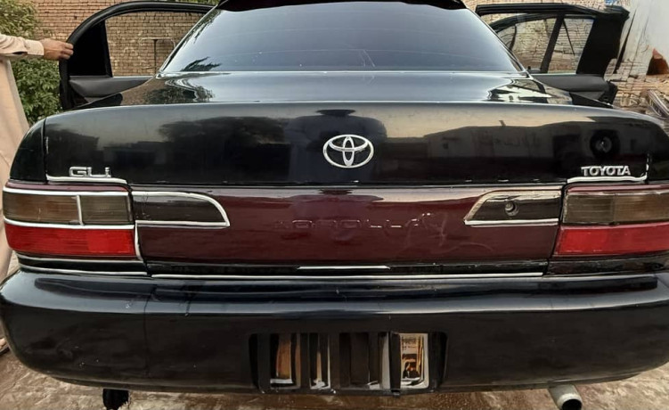 corolla-xe-2000-model-big-16