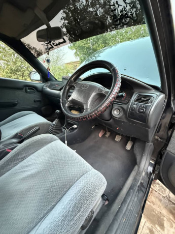 corolla-xe-2000-model-big-10