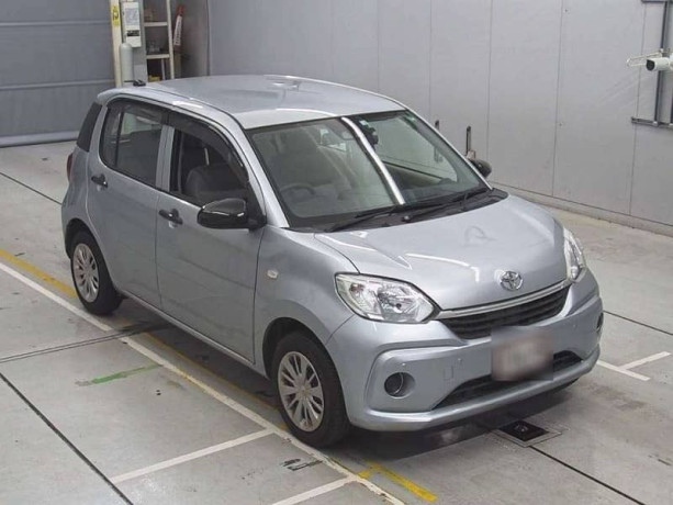 toyota-passo-2022-4500km-only-35-grade-may-2025-swift-2021-2023-2024-big-1