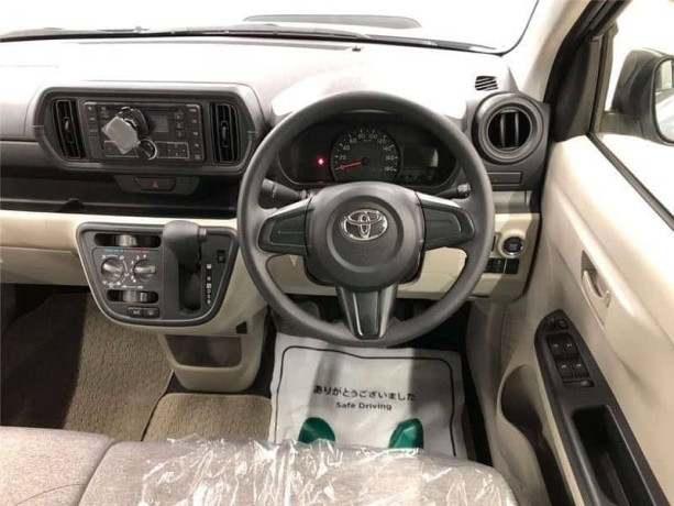 toyota-passo-2022-4500km-only-35-grade-may-2025-swift-2021-2023-2024-big-10