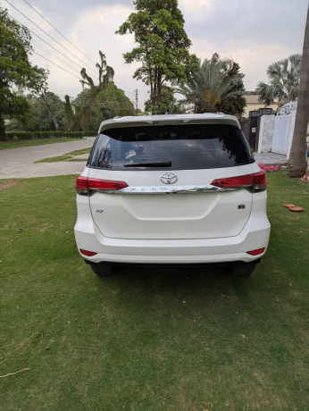 toyota-fortuner-2023-big-1