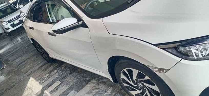 honda-civic-vti-oriel-prosmatec-2019-18-ug-big-4