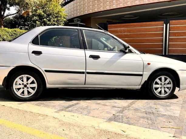 suzuki-baleno-2005-big-3
