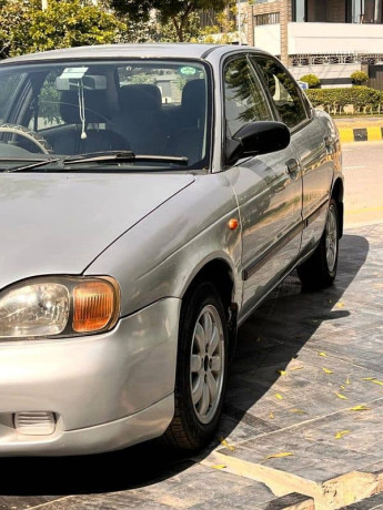 suzuki-baleno-2005-big-0