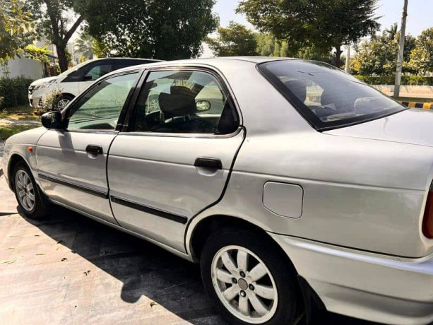 suzuki-baleno-2005-big-7